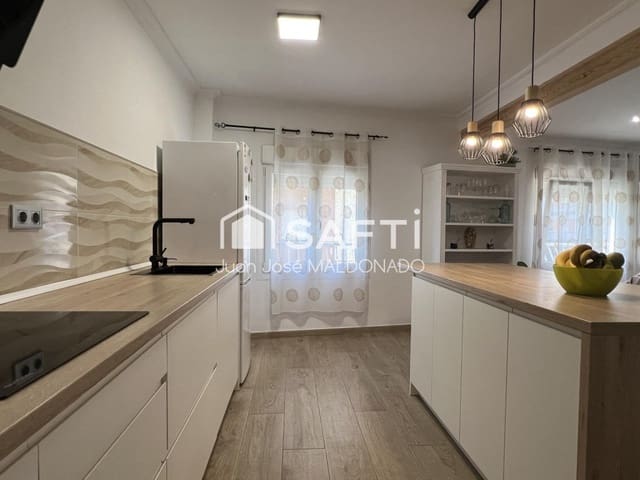 5 bedroom Apartment for sale in Benicarló - € 165,000 (Ref: 9611339)