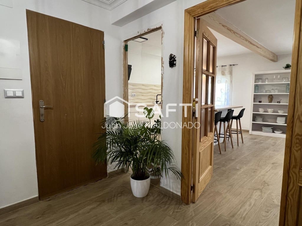 5 bedroom Apartment for sale in Benicarlo - € 165,000 (Ref: 9611339)