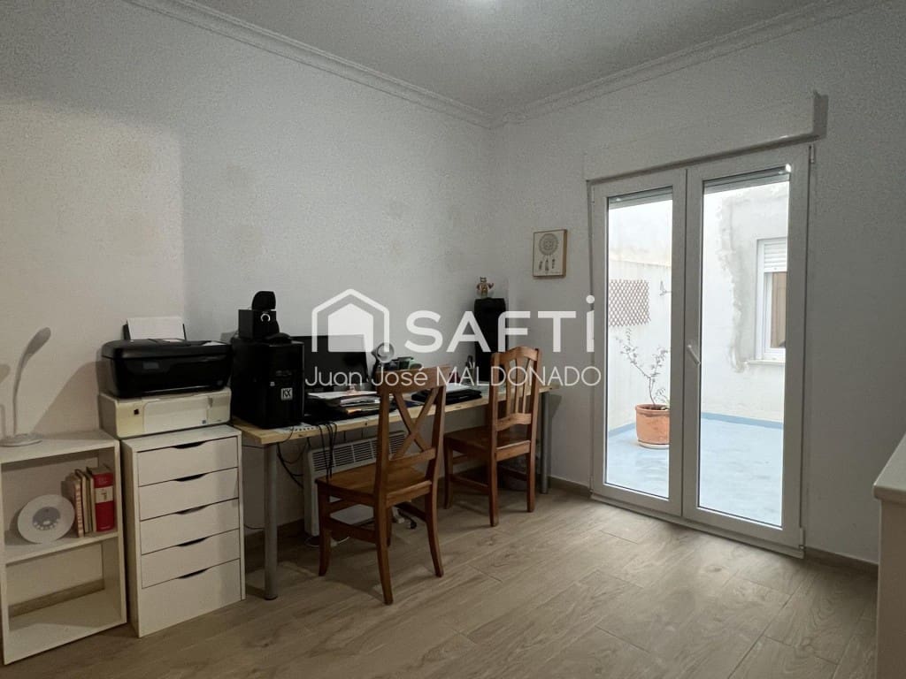 5 bedroom Apartment for sale in Benicarlo - € 165,000 (Ref: 9611339)