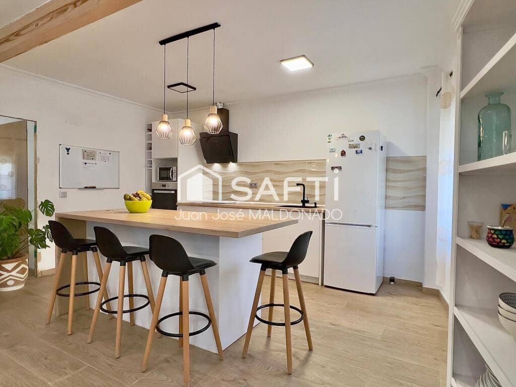 5 bedroom Apartment for sale in Benicarlo - € 165,000 (Ref: 9611339)