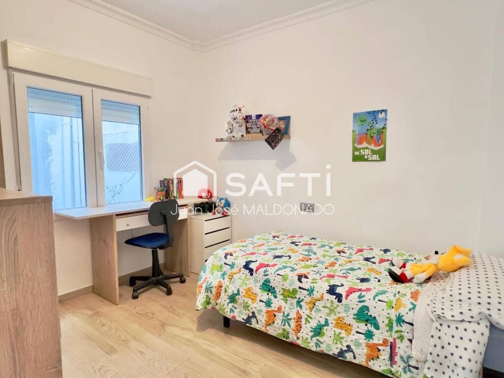 5 bedroom Apartment for sale in Benicarlo - € 165,000 (Ref: 9611339)