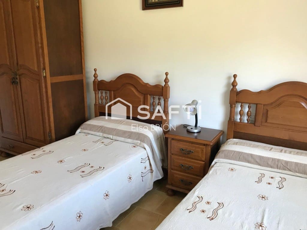 13 soveværelse Villa til salg i Porto do Son med garage - € 675.000 (Ref: 9611340)