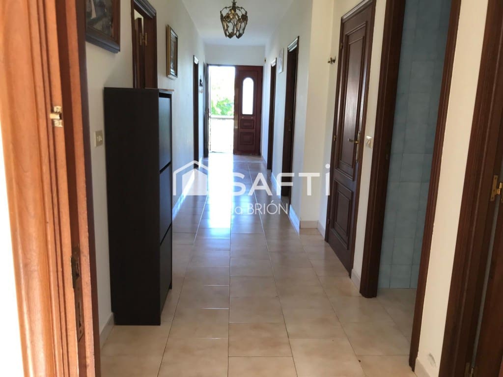 13 soveværelse Villa til salg i Porto do Son med garage - € 675.000 (Ref: 9611340)