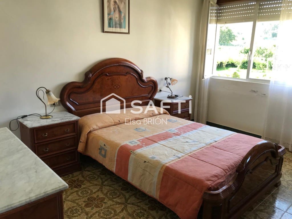 13 soveværelse Villa til salg i Porto do Son med garage - € 675.000 (Ref: 9611340)