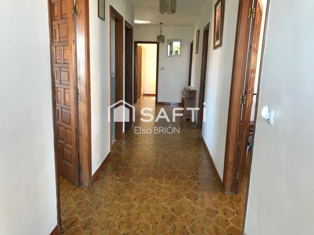 13 soveværelse Villa til salg i Porto do Son med garage - € 675.000 (Ref: 9611340)