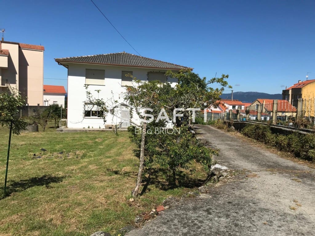 13 soveværelse Villa til salg i Porto do Son med garage - € 675.000 (Ref: 9611340)