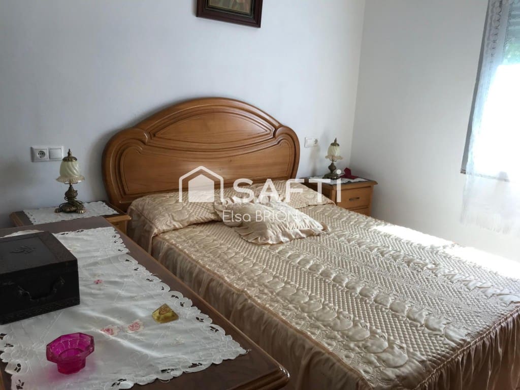 13 soveværelse Villa til salg i Porto do Son med garage - € 675.000 (Ref: 9611340)