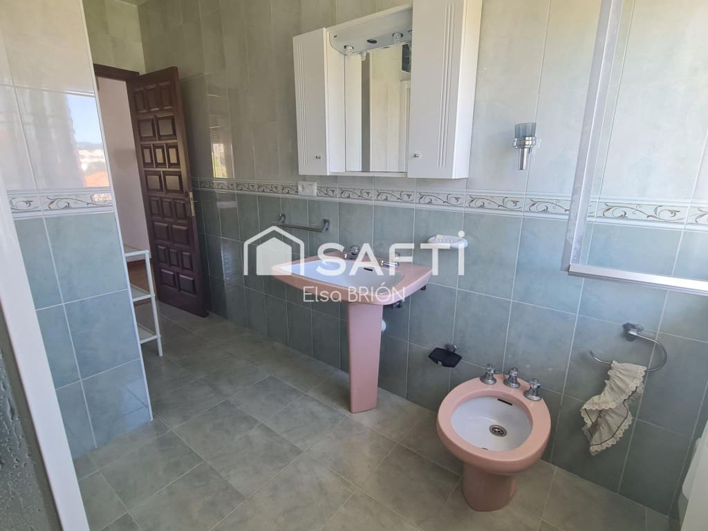 13 soveværelse Villa til salg i Porto do Son med garage - € 675.000 (Ref: 9611340)