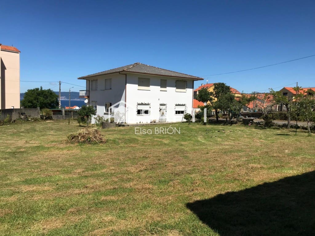 13 soveværelse Villa til salg i Porto do Son med garage - € 675.000 (Ref: 9611340)
