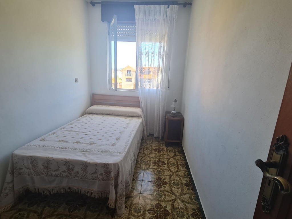 13 soveværelse Villa til salg i Porto do Son med garage - € 675.000 (Ref: 9611340)