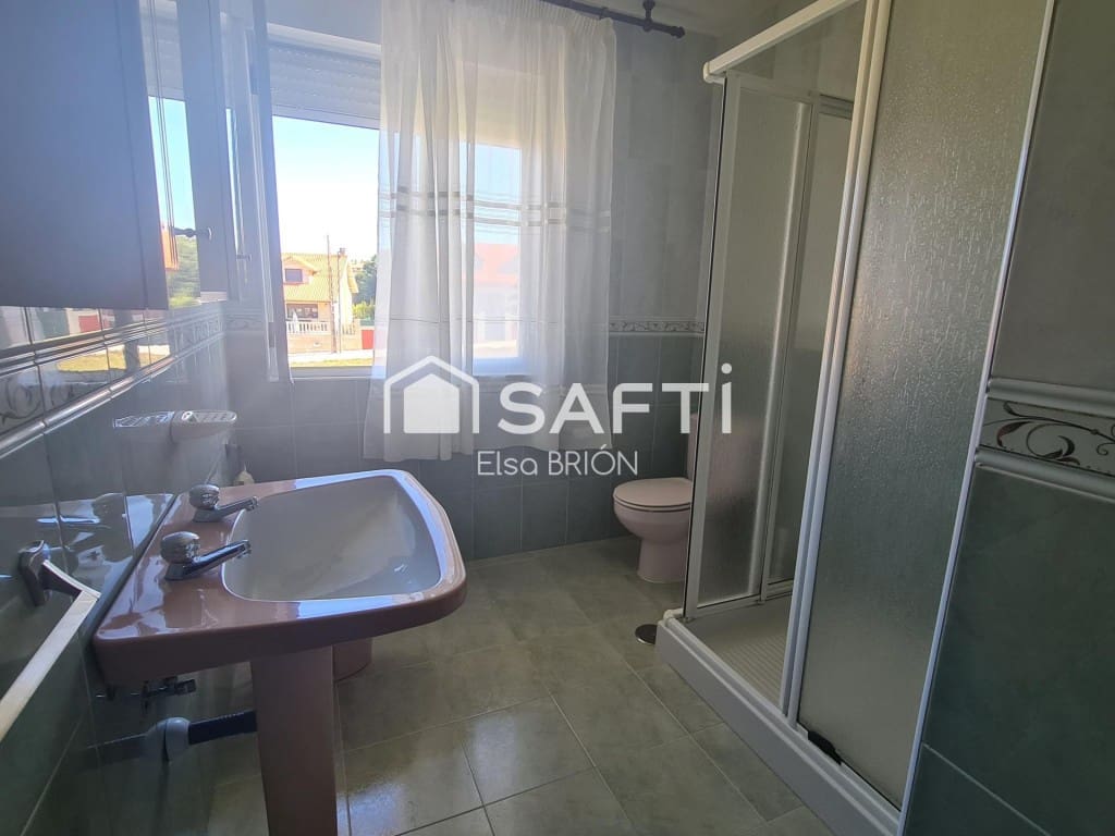 13 soveværelse Villa til salg i Porto do Son med garage - € 675.000 (Ref: 9611340)