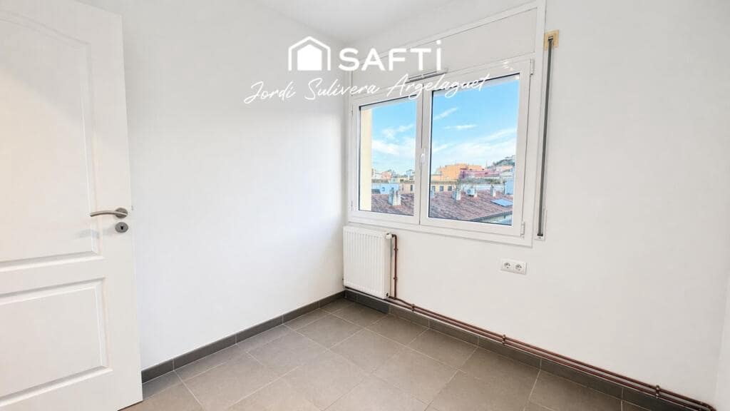 3 bedroom Apartment for sale in Sant Feliu de Guixols - € 248,000 (Ref: 9611342)