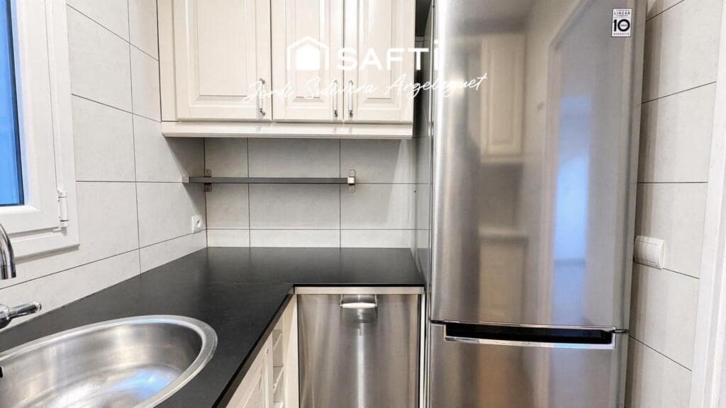 3 bedroom Apartment for sale in Sant Feliu de Guixols - € 248,000 (Ref: 9611342)