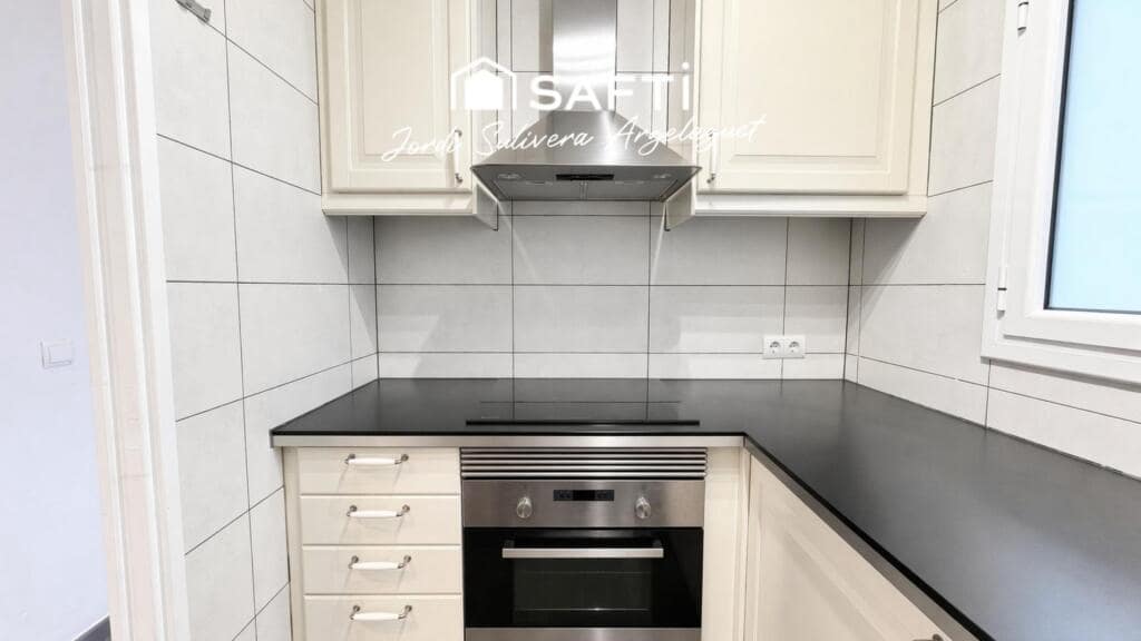 3 bedroom Apartment for sale in Sant Feliu de Guixols - € 248,000 (Ref: 9611342)