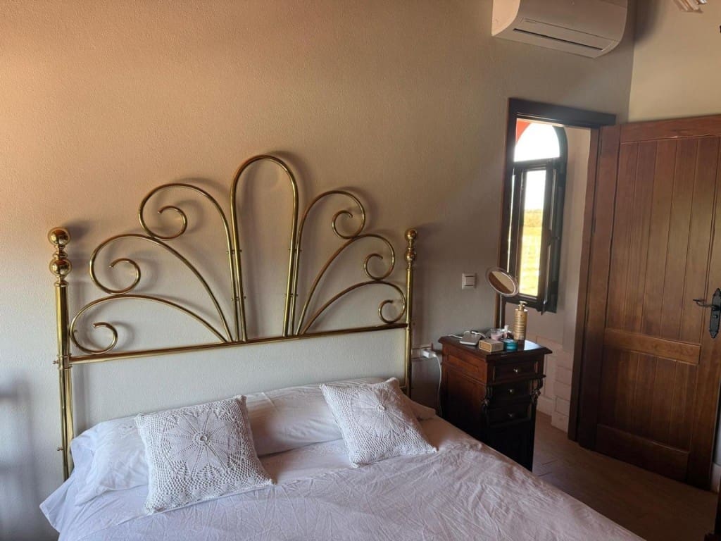 2 bedroom Finca/Country House for sale in Antequera - € 520,000 (Ref: 9611344)