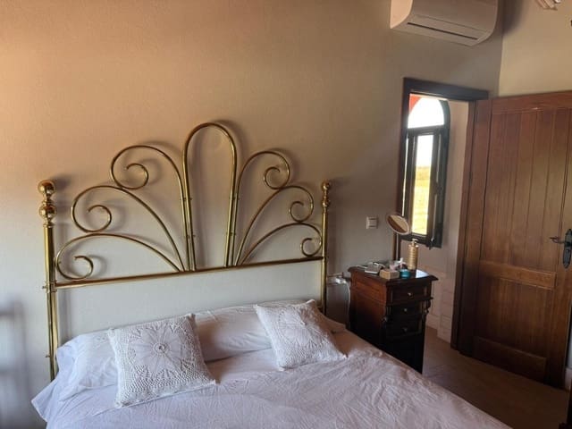 2 bedroom Finca/Country House for sale in Antequera - € 520,000 (Ref: 9611344)