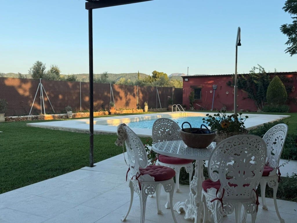 2 bedroom Finca/Country House for sale in Antequera - € 520,000 (Ref: 9611344)