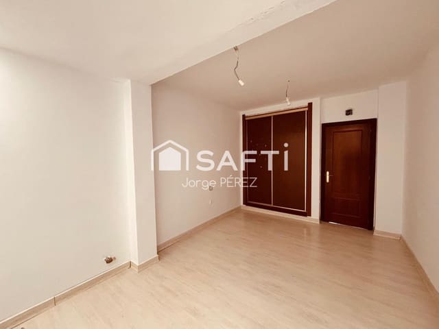 5 makuuhuone Huvila myytävänä paikassa Nambroca mukana 
autotalli - 270 000 € (Ref: 9611349)