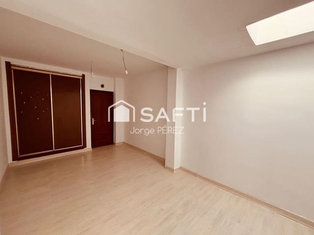 5 makuuhuone Huvila myytävänä paikassa Nambroca mukana 
autotalli - 270 000 € (Ref: 9611349)