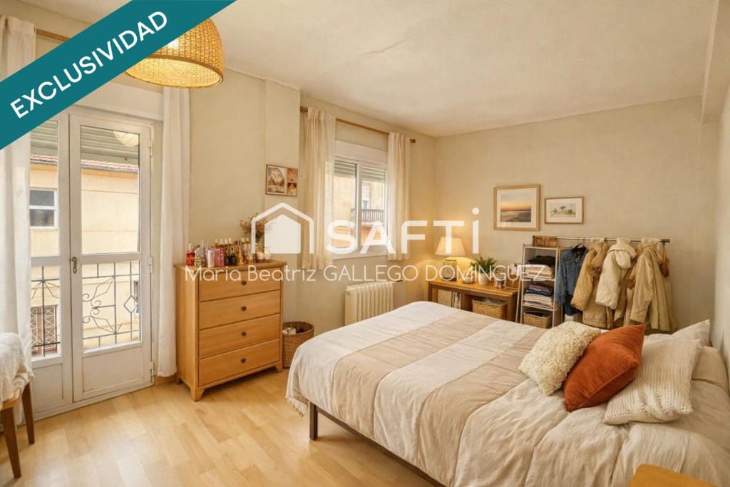 Chalet de 8 habitaciones en Vigo en venta con garaje - 210.000 € (Ref: 9615503)