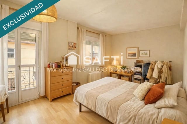 Chalet de 8 habitaciones en Vigo en venta con garaje - 210.000 € (Ref: 9615503)