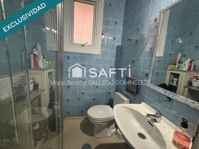 Chalet de 8 habitaciones en Vigo en venta con garaje - 210.000 € (Ref: 9615503)