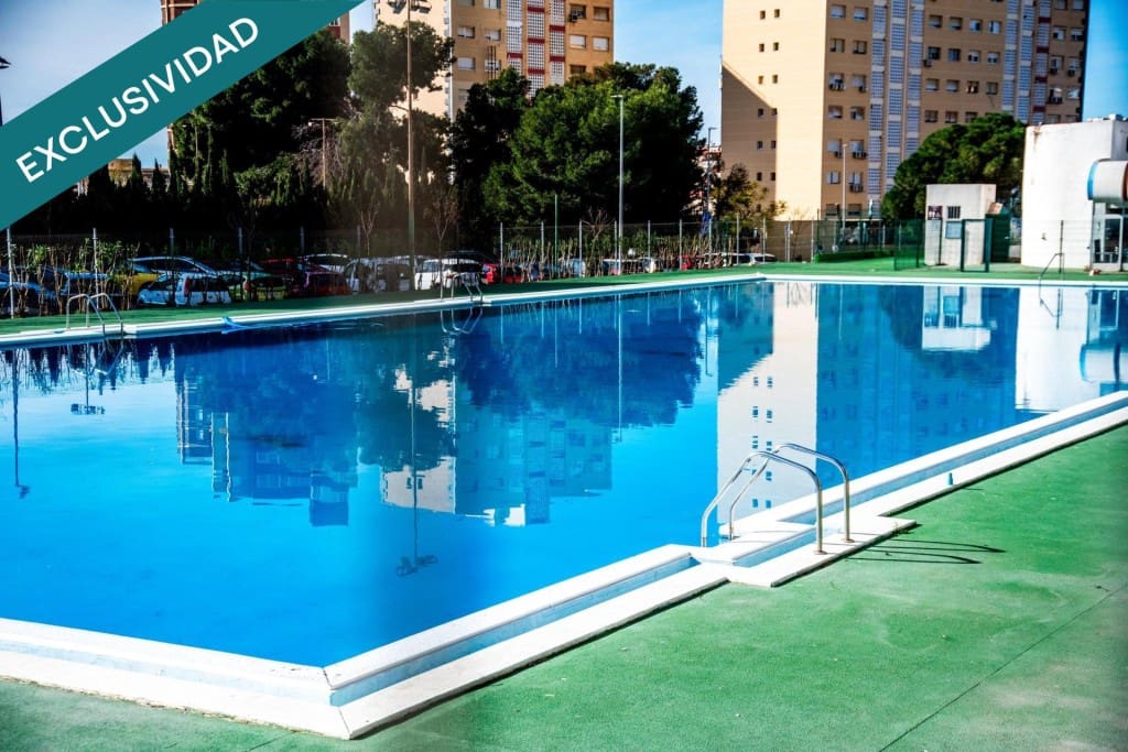 2 slaapkamer Penthouse te koop in Benidorm met zwembad - € 185.000 (Ref: 9615505)