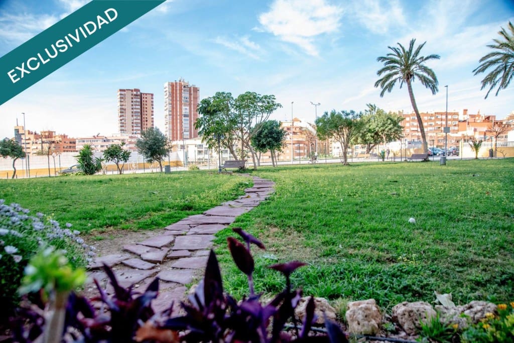 2 slaapkamer Penthouse te koop in Benidorm met zwembad - € 185.000 (Ref: 9615505)