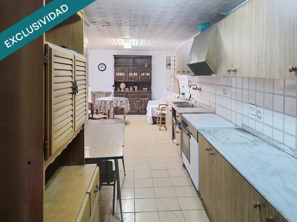 4 soveværelse Lejlighed til salg i Petrel / Petrer - € 60.000 (Ref: 9615506)