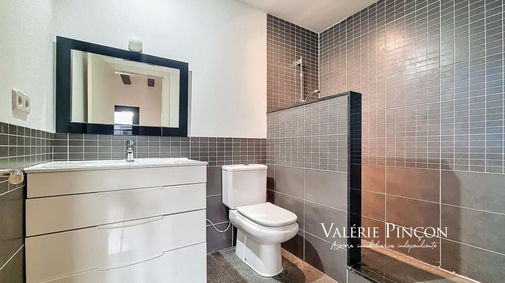 2 soveværelse Lejlighed til salg i Barcelona by - € 500.000 (Ref: 9615508)