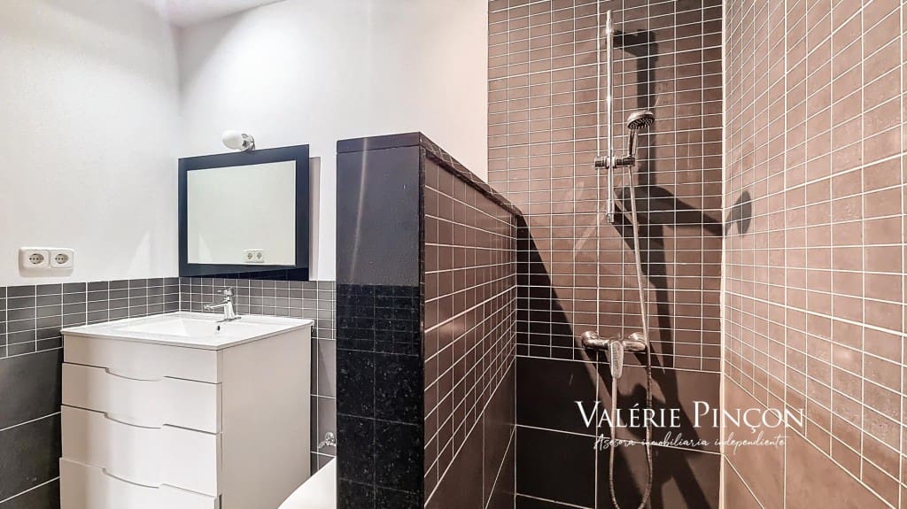 2 soveværelse Lejlighed til salg i Barcelona by - € 500.000 (Ref: 9615508)