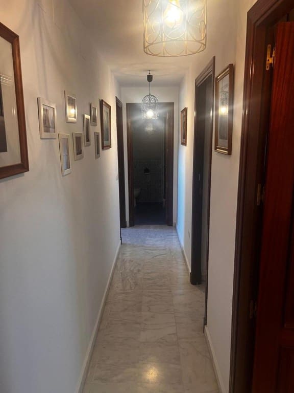 6 bedroom Villa for sale in Chiclana de la Frontera with garage - € 350,000 (Ref: 9615509)