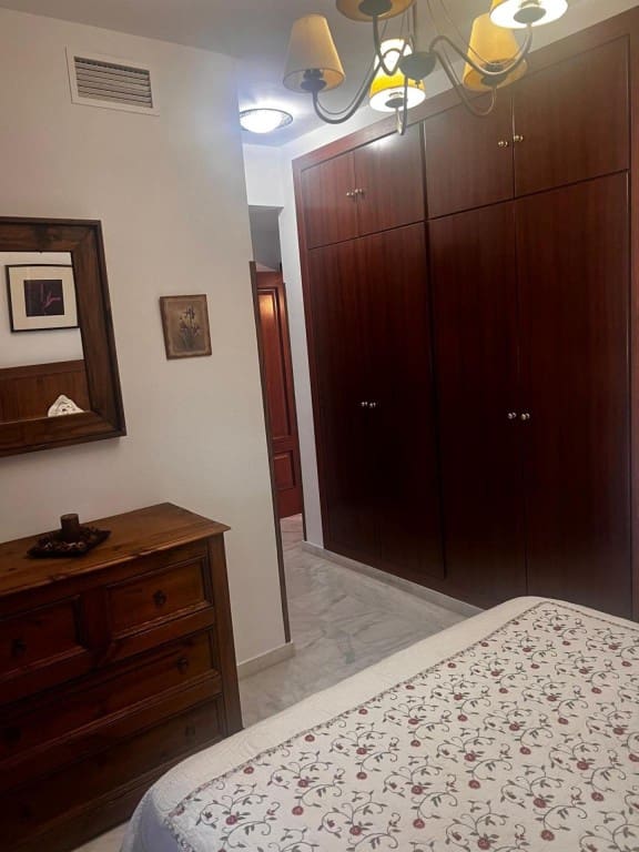 6 bedroom Villa for sale in Chiclana de la Frontera with garage - € 350,000 (Ref: 9615509)