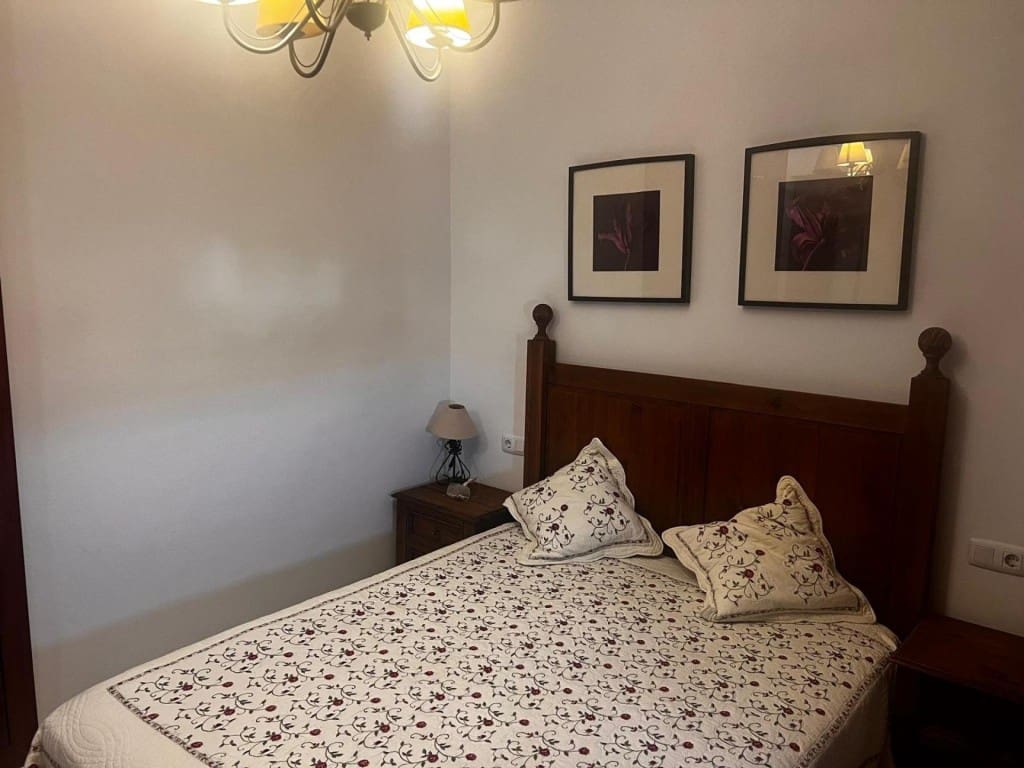 6 bedroom Villa for sale in Chiclana de la Frontera with garage - € 350,000 (Ref: 9615509)