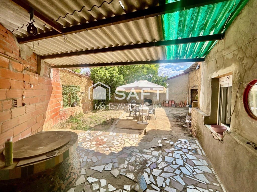 3 sovrum Villa till salu i Santa Cristina de Valmadrigal med garage - 45 000 € (Ref: 9615513)