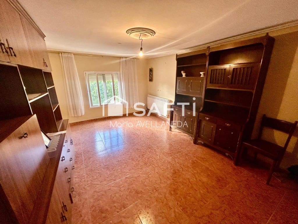 3 sovrum Villa till salu i Valencia de Don Juan - 93 000 € (Ref: 9615514)