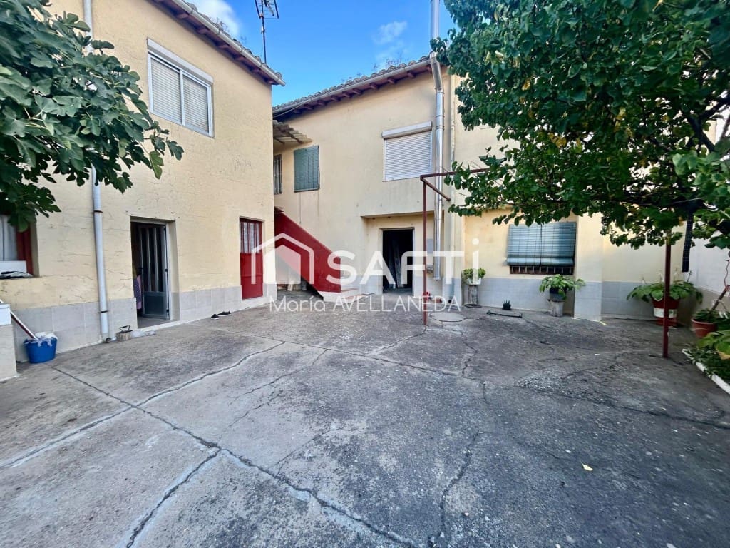 3 sovrum Villa till salu i Valencia de Don Juan - 93 000 € (Ref: 9615514)