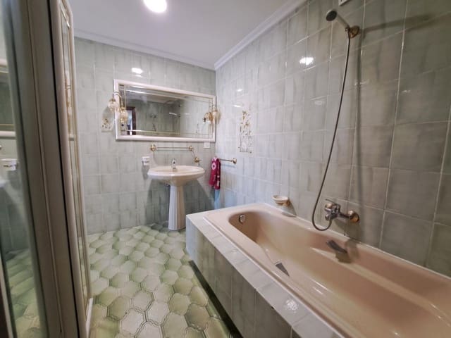 Apartamento de 4 habitaciones en Ponferrada en venta - 123.000 € (Ref: 9615515)