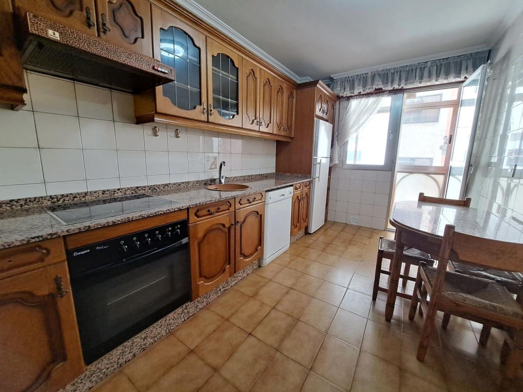 Apartamento de 4 habitaciones en Ponferrada en venta - 123.000 € (Ref: 9615515)