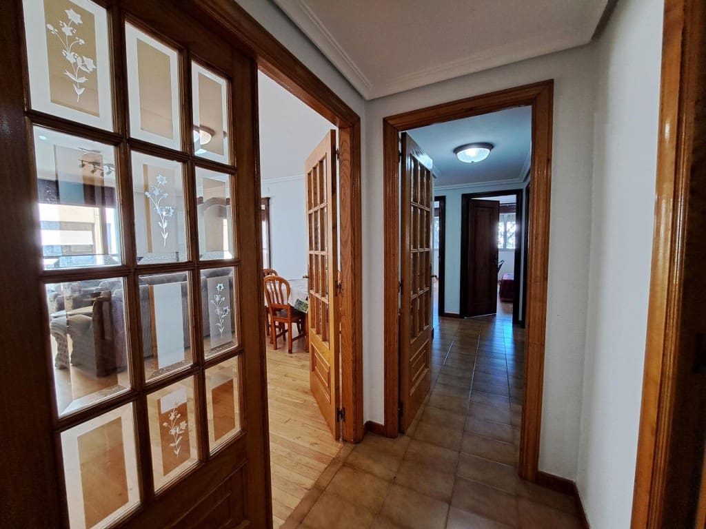 Apartamento de 4 habitaciones en Ponferrada en venta - 123.000 € (Ref: 9615515)