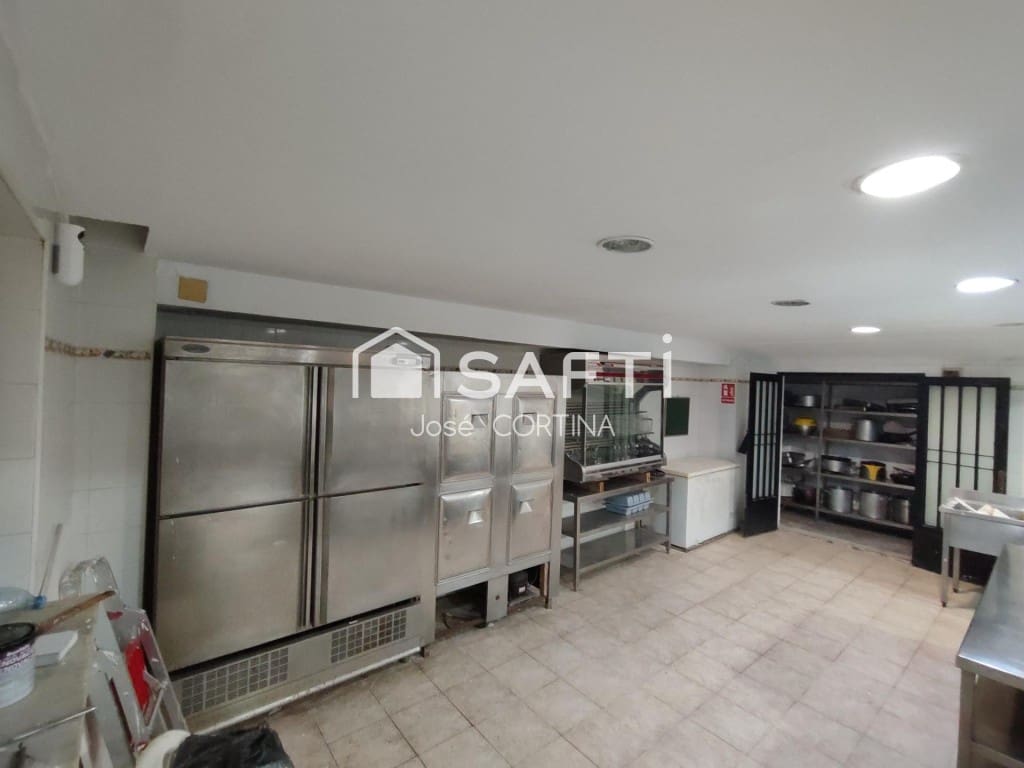 Escritório para venda em Cabanes - 2 200 000 € (Ref: 9615518)