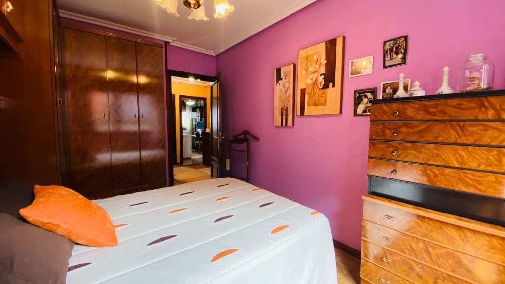 4 bedroom Apartment for sale in Oviedo with garage - € 362,700 (Ref: 9615519)