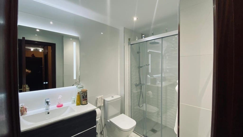 4 bedroom Apartment for sale in Oviedo with garage - € 362,700 (Ref: 9615519)