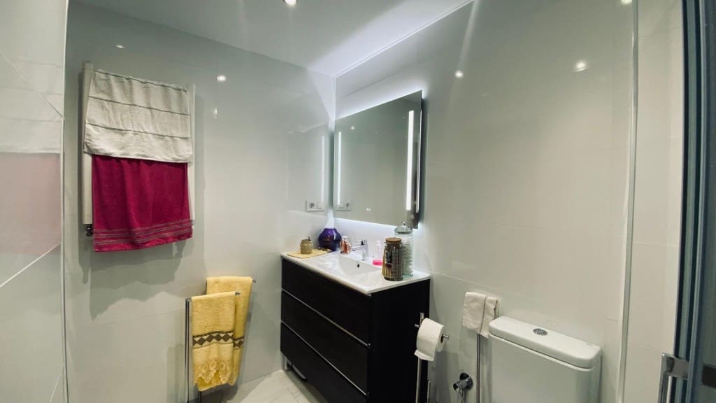 4 bedroom Apartment for sale in Oviedo with garage - € 362,700 (Ref: 9615519)