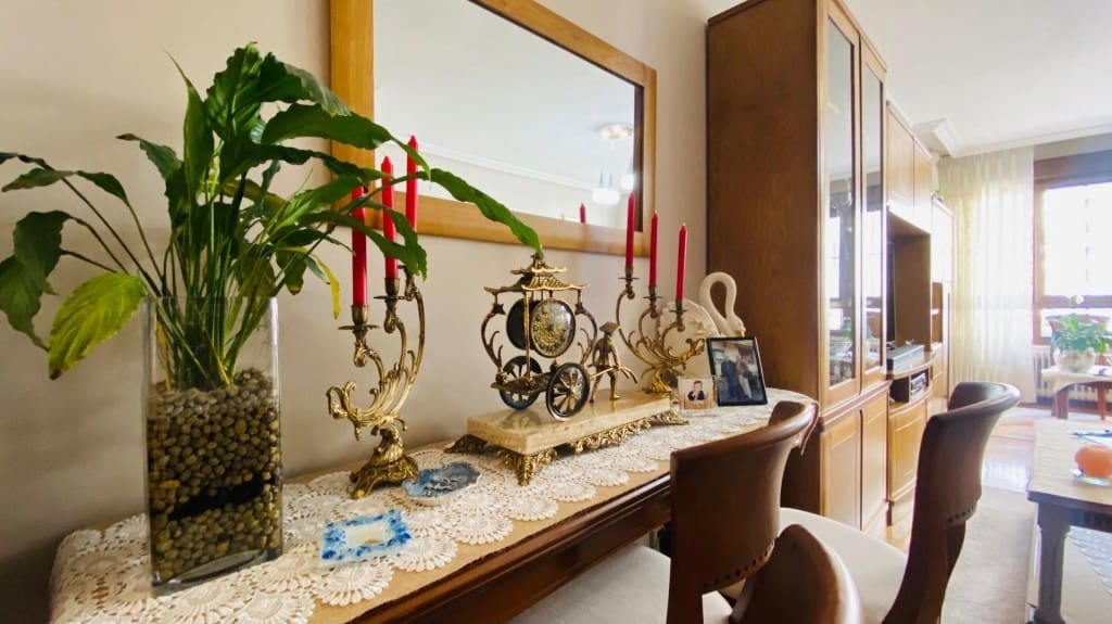 4 bedroom Apartment for sale in Oviedo with garage - € 362,700 (Ref: 9615519)