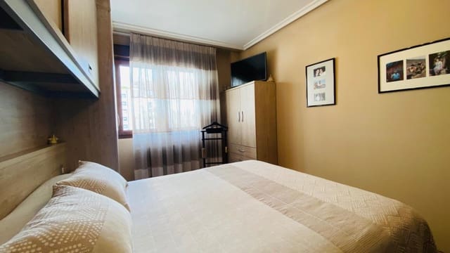 Apartamento de 4 habitaciones en Centro Urbano, Oviedo en venta con garaje - 362.700 € (Ref: 9615519)