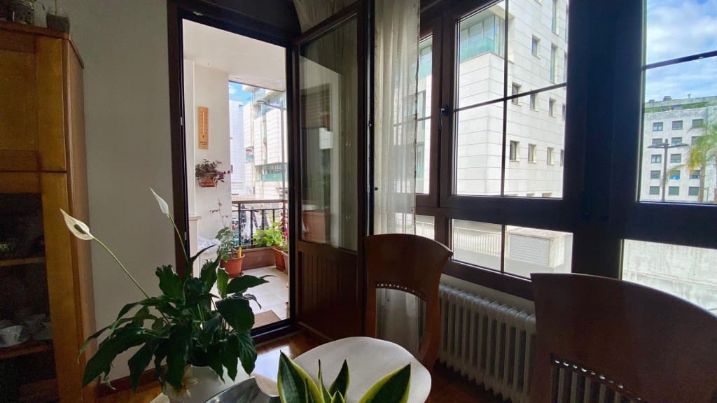 4 bedroom Apartment for sale in Oviedo with garage - € 362,700 (Ref: 9615519)