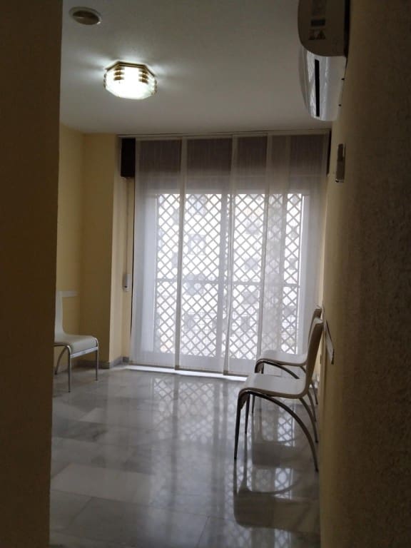 Apartamento de 3 habitaciones en Almuñécar en venta - 295.000 € (Ref: 9615527)