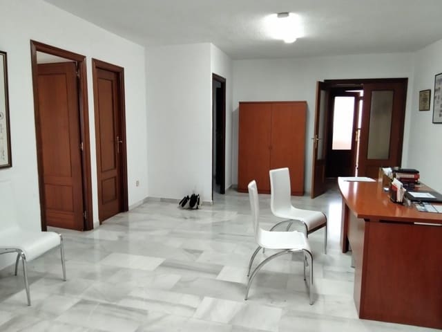Apartamento de 3 habitaciones en Almuñécar en venta - 295.000 € (Ref: 9615527)
