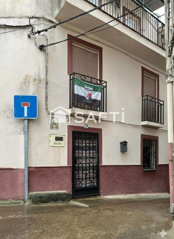 6 bedroom Villa for sale in Pinofranqueado - € 84,900 (Ref: 9615529)